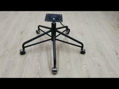 Sede girevole con struttura in ferro e funzionalità di sollevamento a rotazione