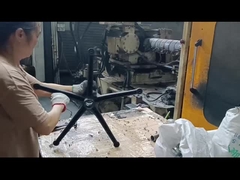 Confortevole poltrona da ufficio con base girevole in nylon con supporto lombare regolabile in altezza