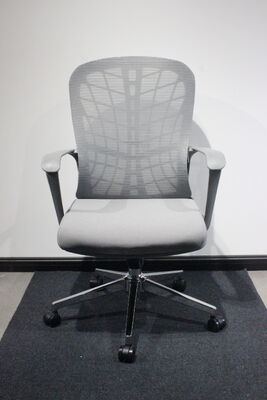 Buon prezzo Black Casters Sedia girevole da ufficio 11 kg Disegno ergonomico Altezza regolabile Sedile confortevole adatto alle sale conferenze in linea